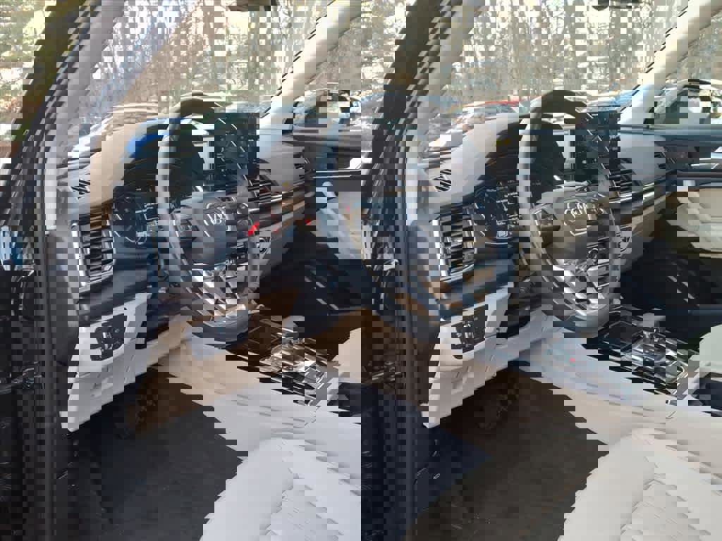 Used 2023 Audi Q5 2.0T Premium w/ Convenience Package image 17