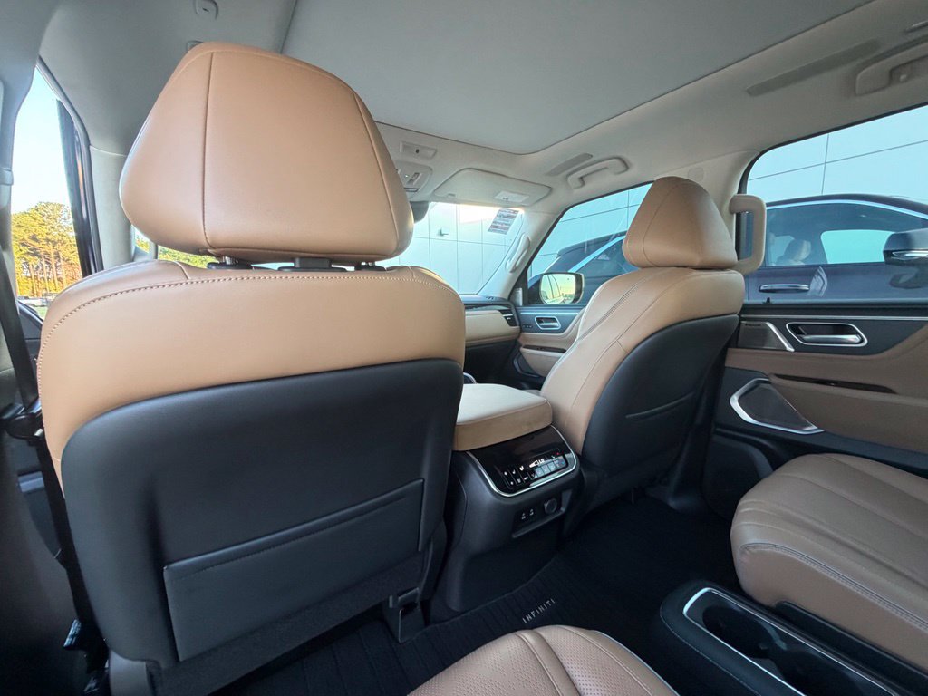 Used 2025 INFINITI QX80 Sensory AWD/4WD image 26
