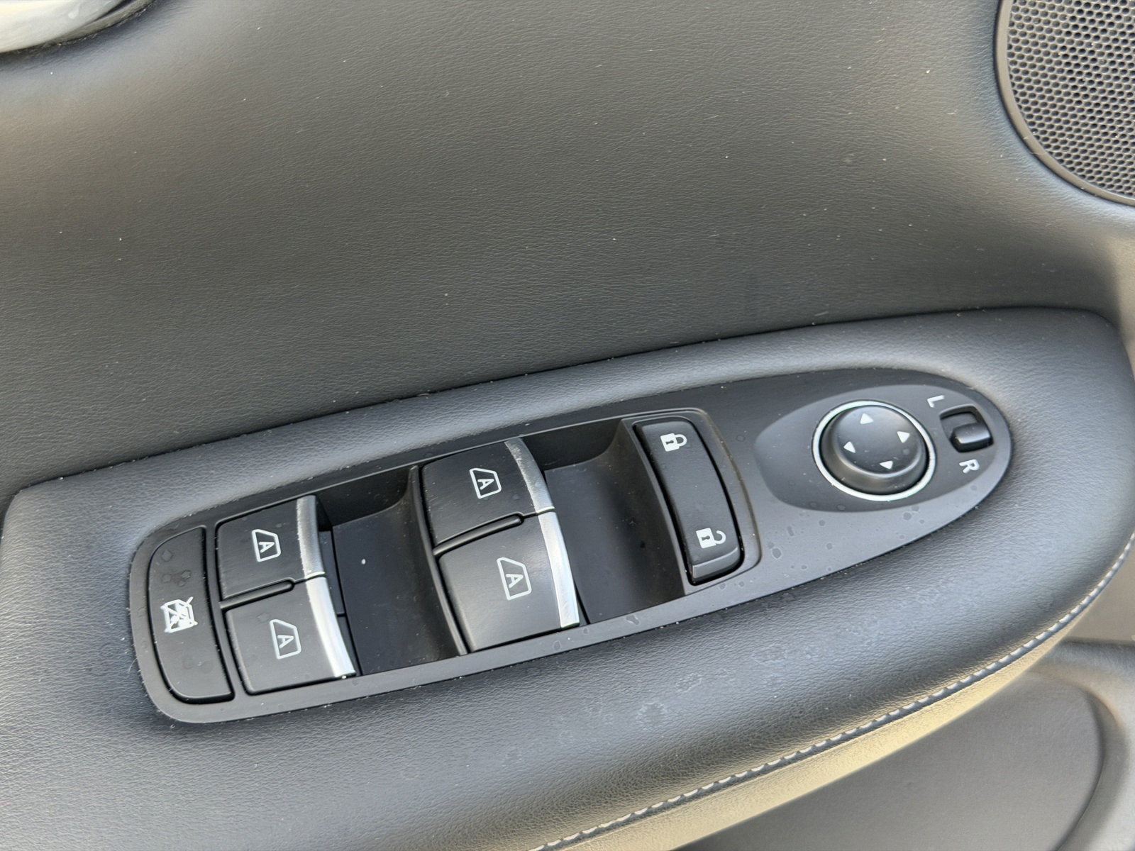 Used 2021 INFINITI QX50 Luxe w/ Appearance Package FWD image 21
