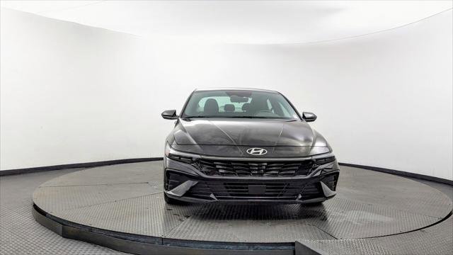 Used 2025 Hyundai Elantra SEL FWD image 12