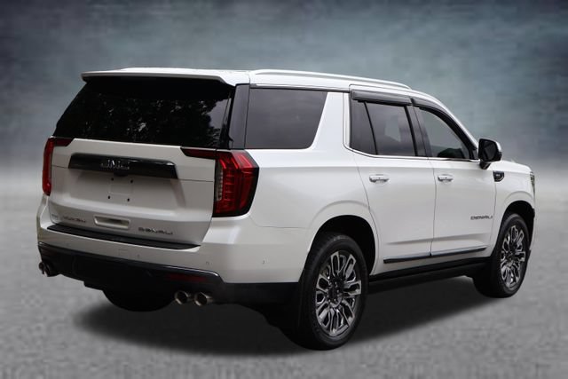 Used 2023 GMC Yukon Denali Ultimate AWD/4WD image 3