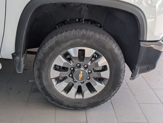 Used 2022 Chevrolet Silverado 2500 Custom w/ Custom Value Package image 17