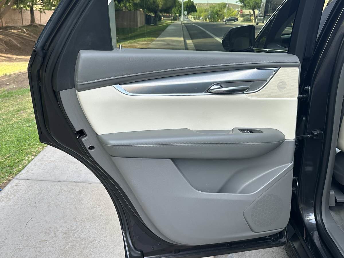 Used 2017 Cadillac XT5 Luxury w/ Driver Awareness Package image 48