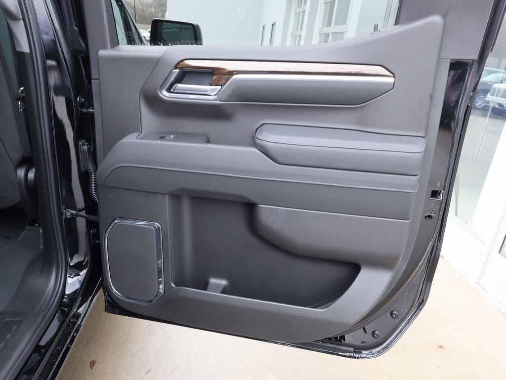New 2026 GMC Sierra 1500 Elevation w/ LPO, Elevation Black Package image 35