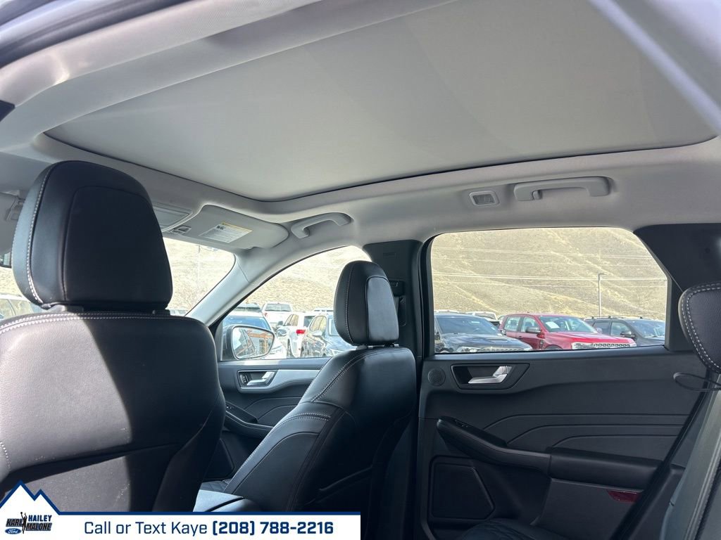 Used 2024 Ford Escape SE w/ PHEV Premium Package image 16