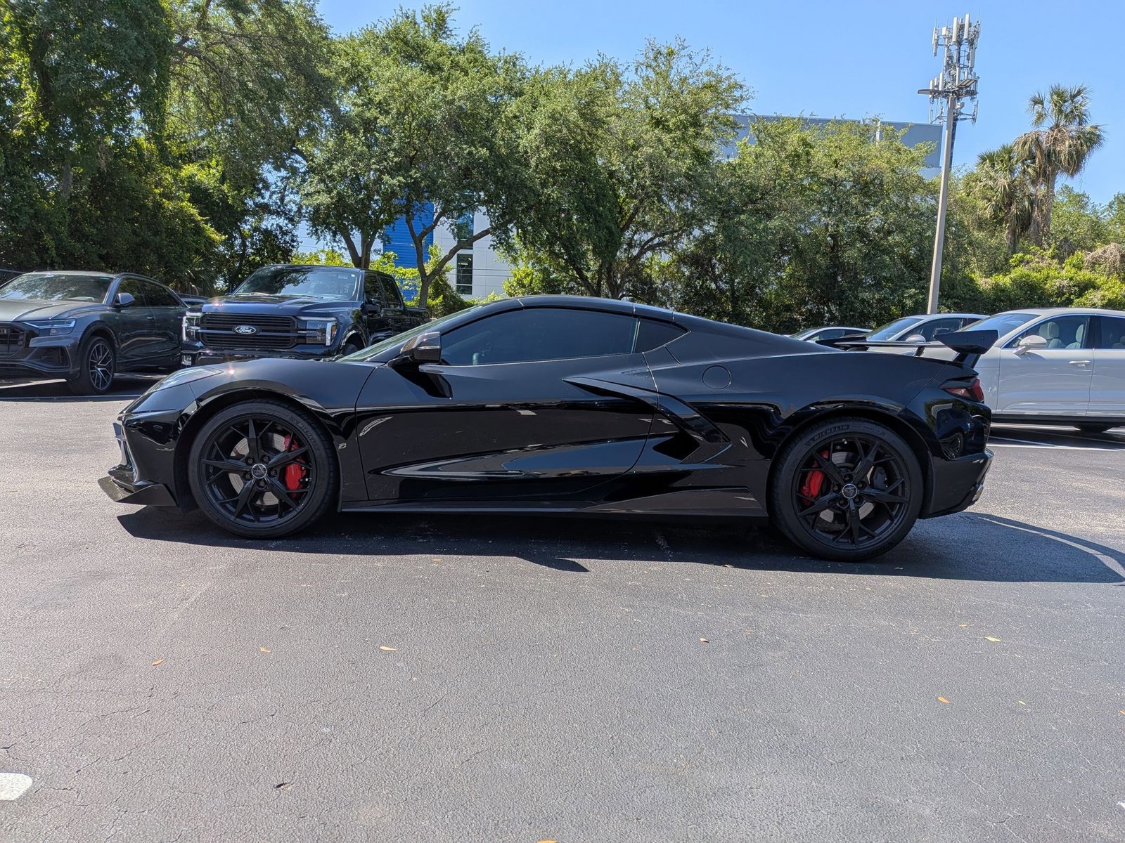 Used 2020 Chevrolet Corvette Stingray Premium Cpe w/ 3LT Preferred Equipment Group image 2