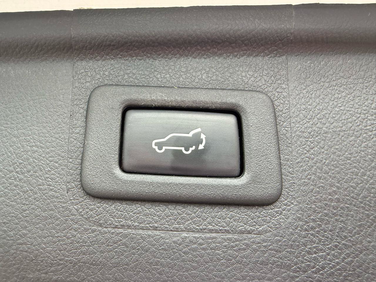 Used 2019 Subaru Outback 3.6R Touring AWD/4WD image 17