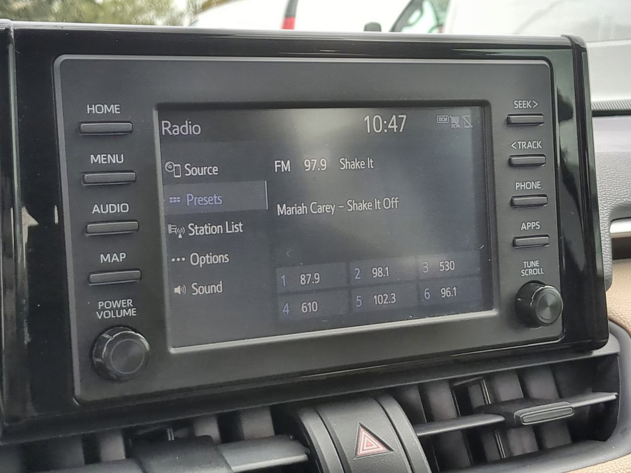 Used 2019 Toyota RAV4 LE image 13