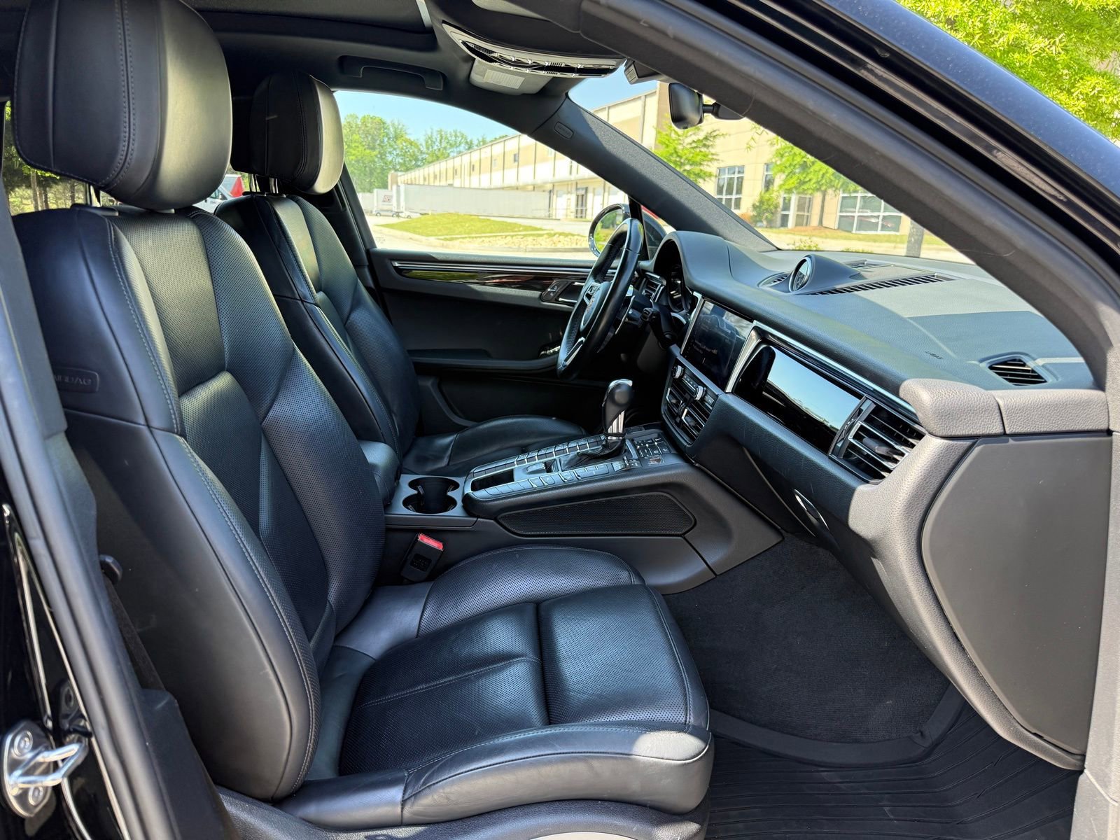 Used 2020 Porsche Macan S image 34