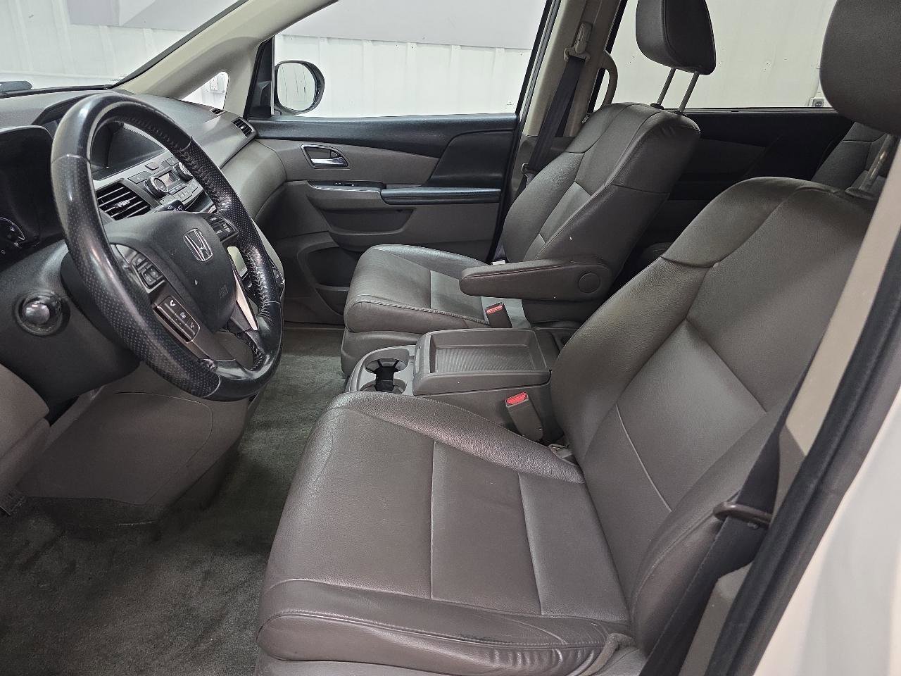 Used 2016 Honda Odyssey Touring Elite image 21