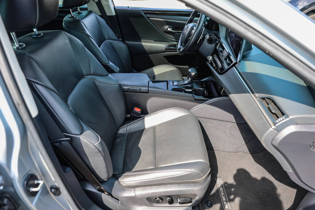 Used 2025 Lexus ES 350 FWD image 9