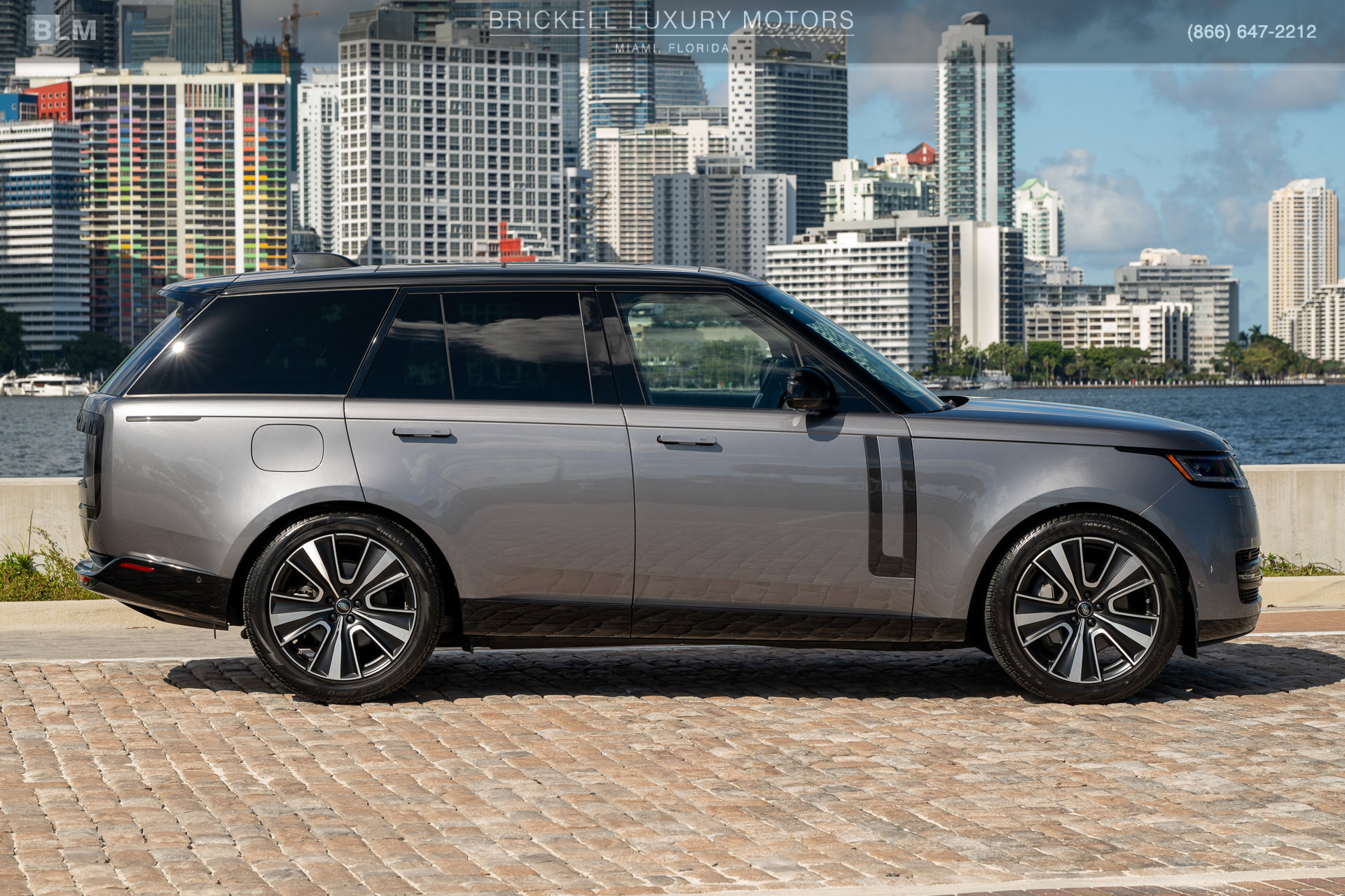Used 2024 Land Rover Range Rover SE AWD/4WD image 11