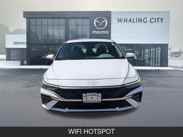 Used 2024 Hyundai Elantra SEL FWD image 2