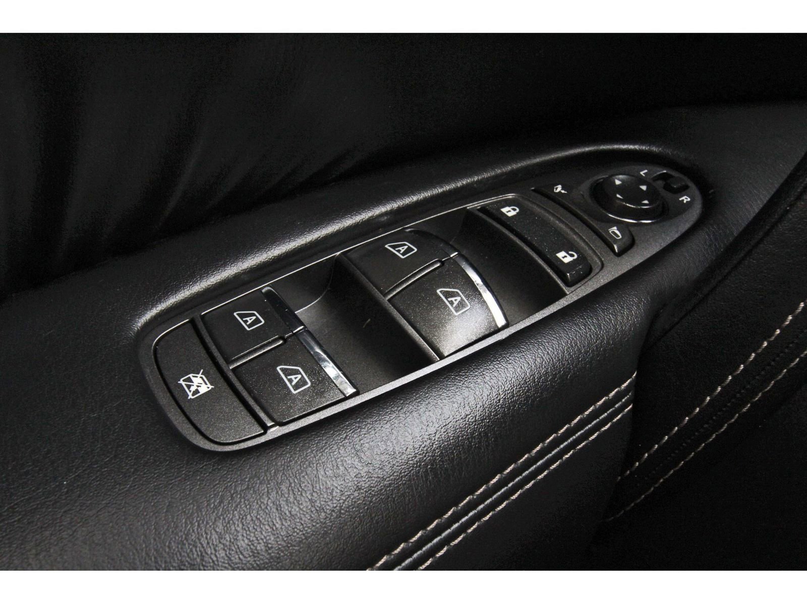 Used 2022 Nissan Armada Platinum w/ Captain's Chairs Package RWD image 26
