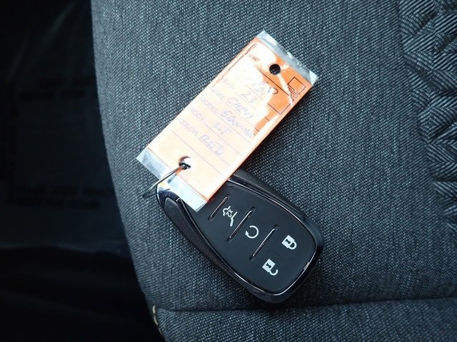 Used 2023 Chevrolet Equinox LT image 30