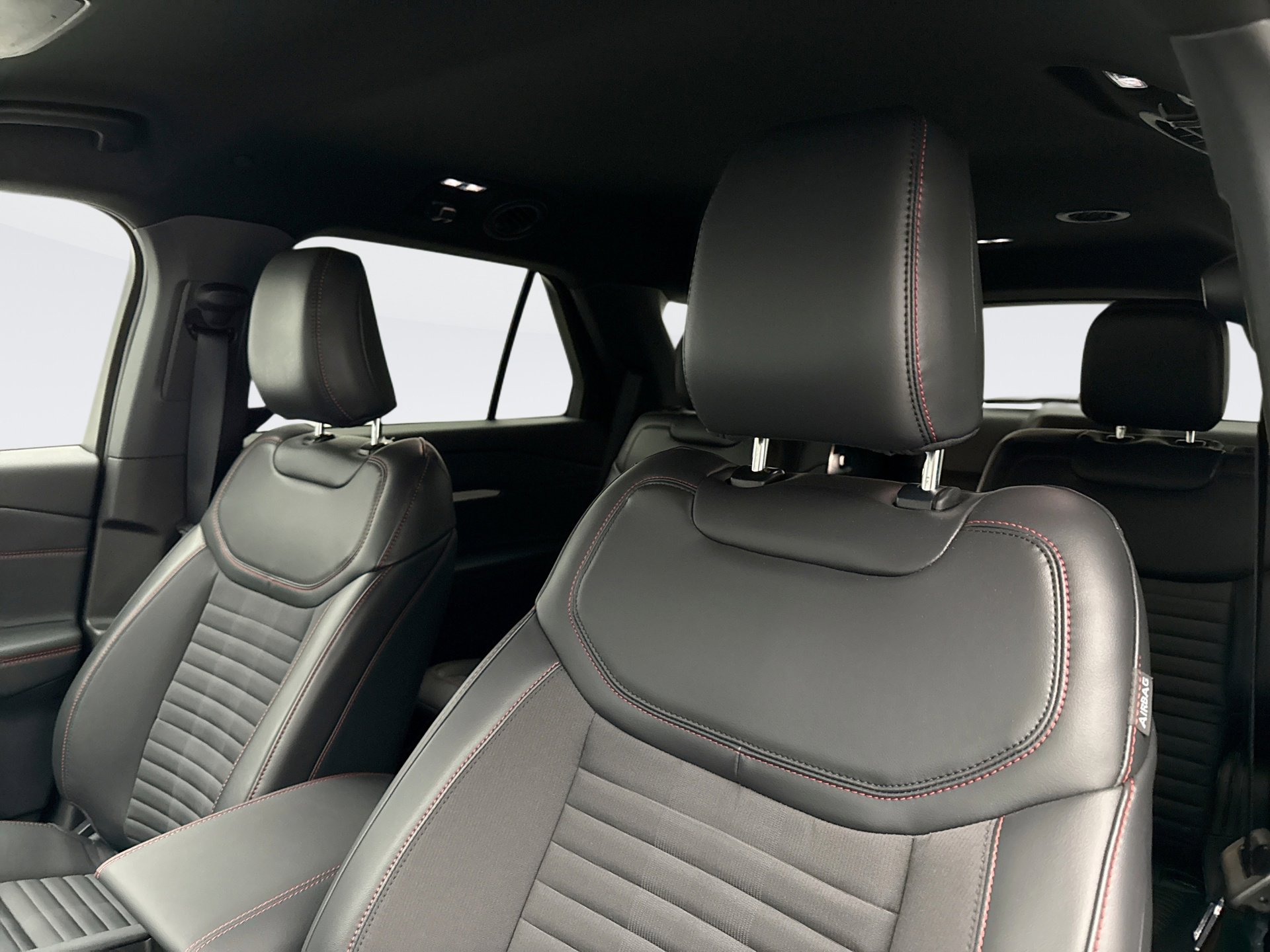 Used 2025 Ford Explorer ST-Line image 15