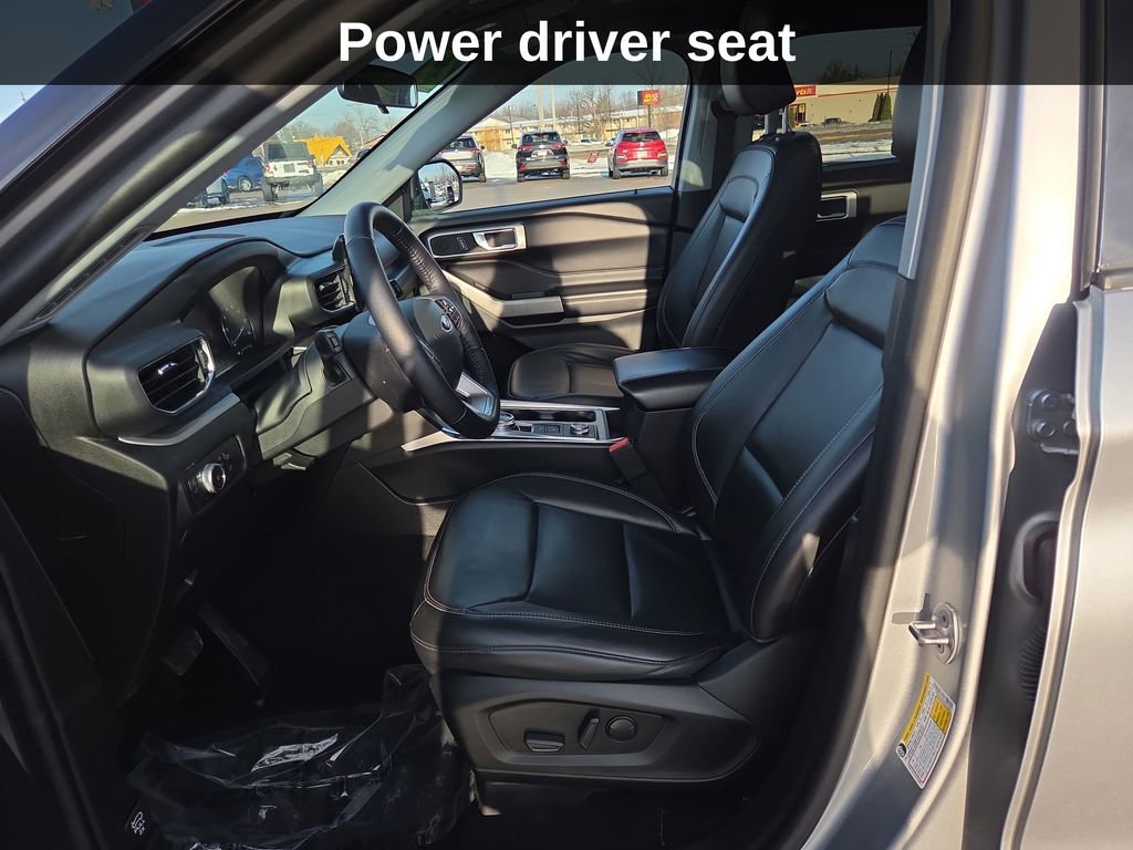 Used 2022 Ford Explorer XLT w/ Equipment Group 202A image 12