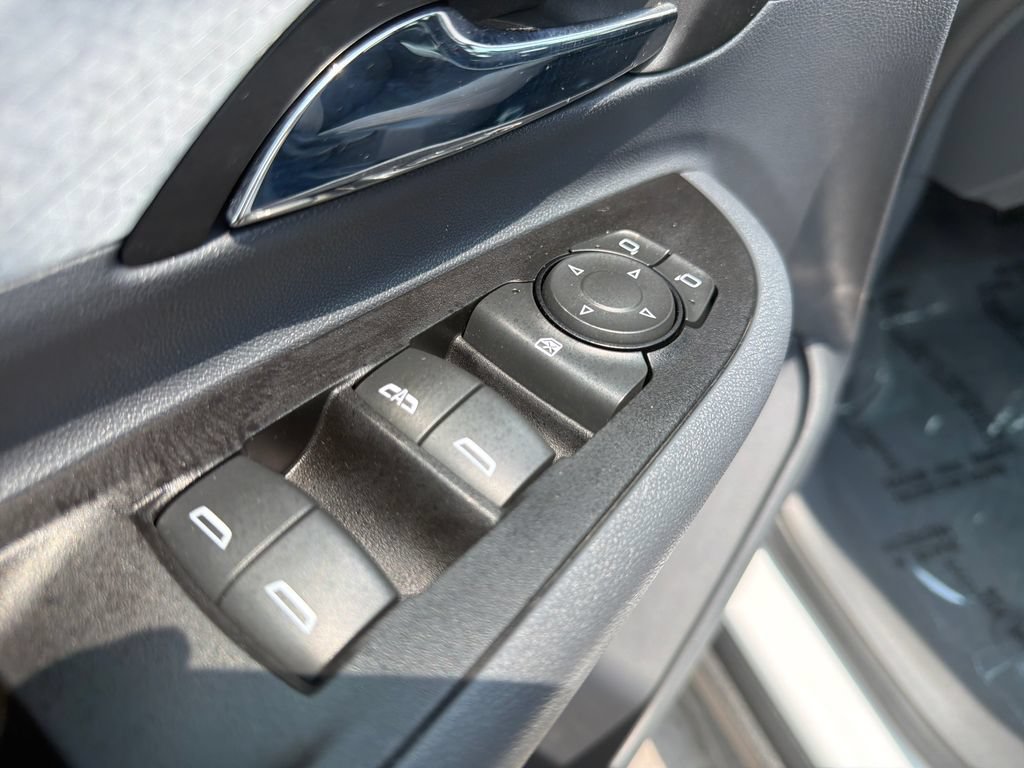 Used 2020 Chevrolet Bolt LT FWD image 11
