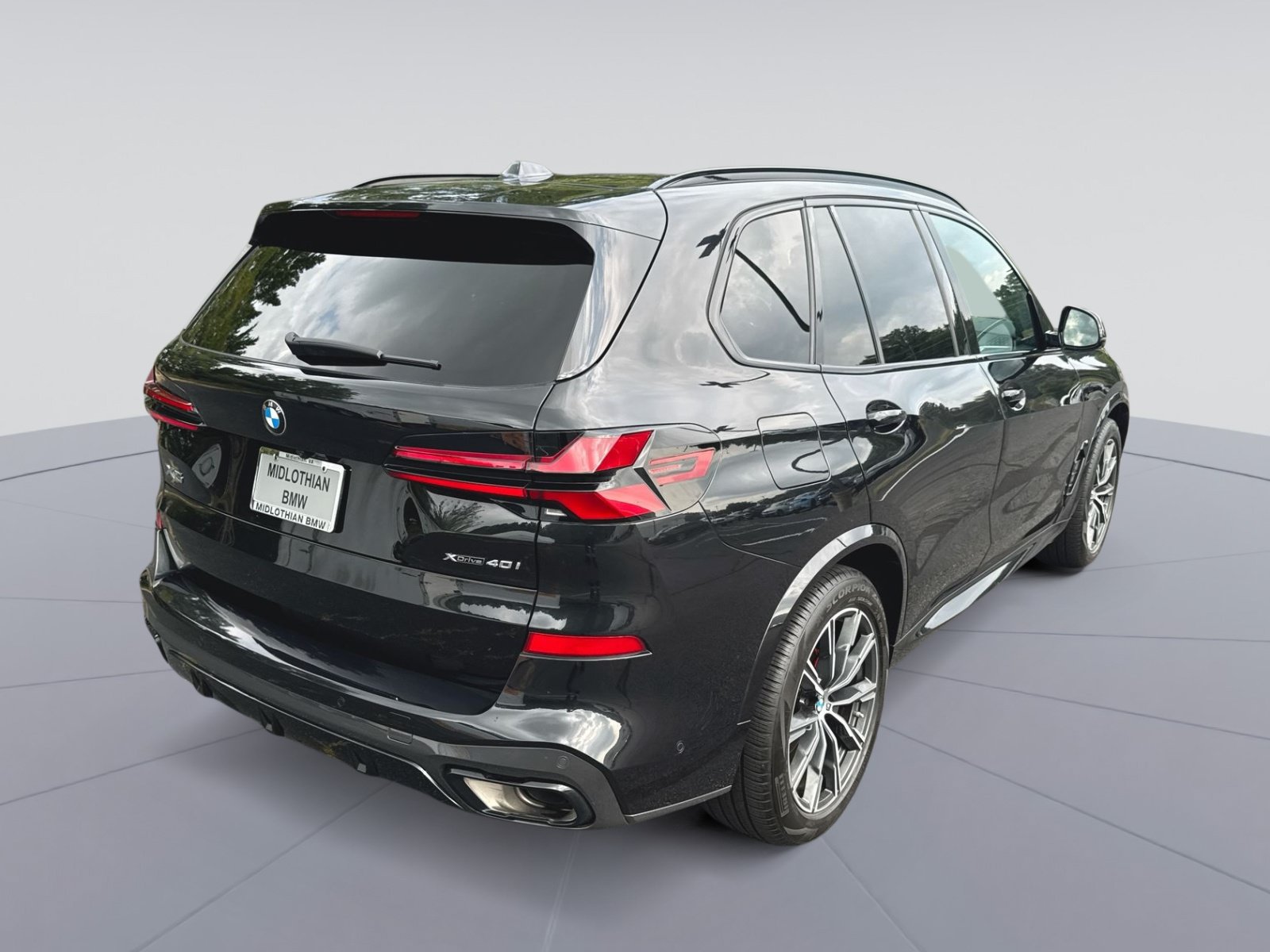 Used 2024 BMW X5 xDrive40i w/ M Sport Package AWD/4WD image 29