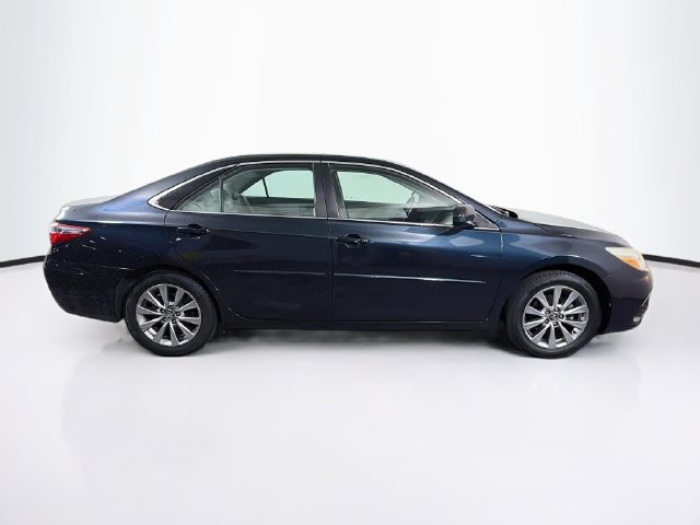 Used 2016 Toyota Camry XLE w/ Moonroof Package FWD image 11