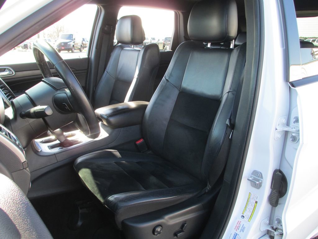 Used 2018 Jeep Grand Cherokee Altitude image 20