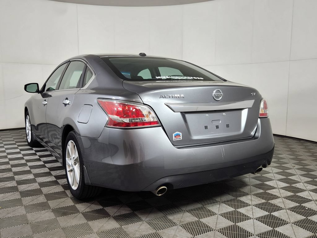 Used 2015 Nissan Altima 2.5 SV w/ Convenience Package FWD image 5