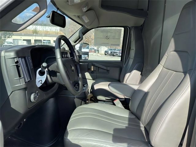 New 2023 Chevrolet Express 4500 w/ Power Convenience Package RWD image 24