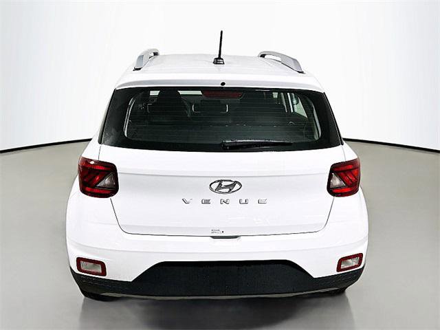 New 2026 Hyundai Venue SEL FWD image 5