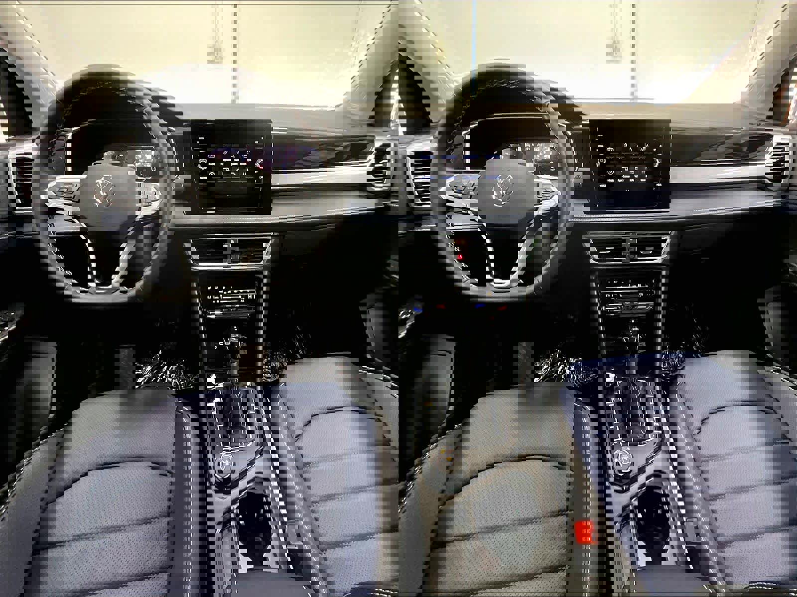 New 2026 Volkswagen Taos SEL image 7