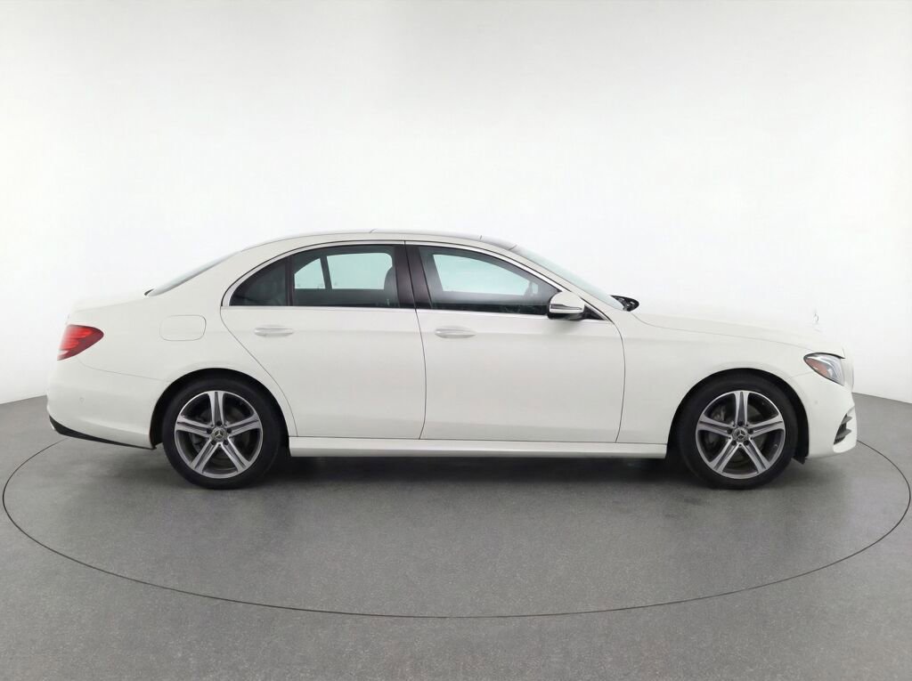 Used 2019 Mercedes-Benz E 300 4MATIC image 8