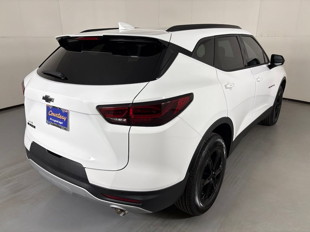 New 2026 Chevrolet Blazer LT w/ Midnight/Sport Edition FWD image 10