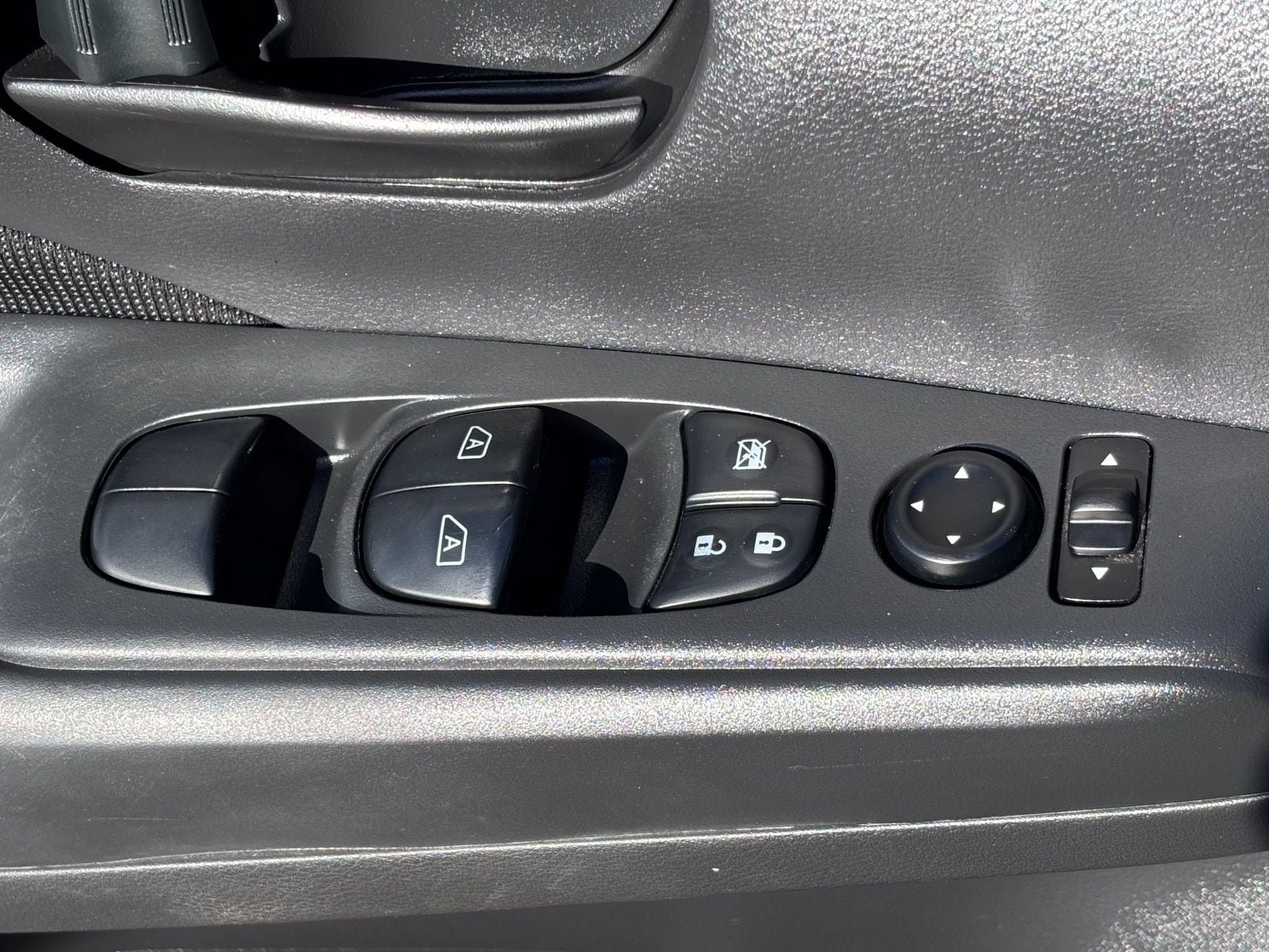 Used 2024 Nissan Kicks S FWD image 18