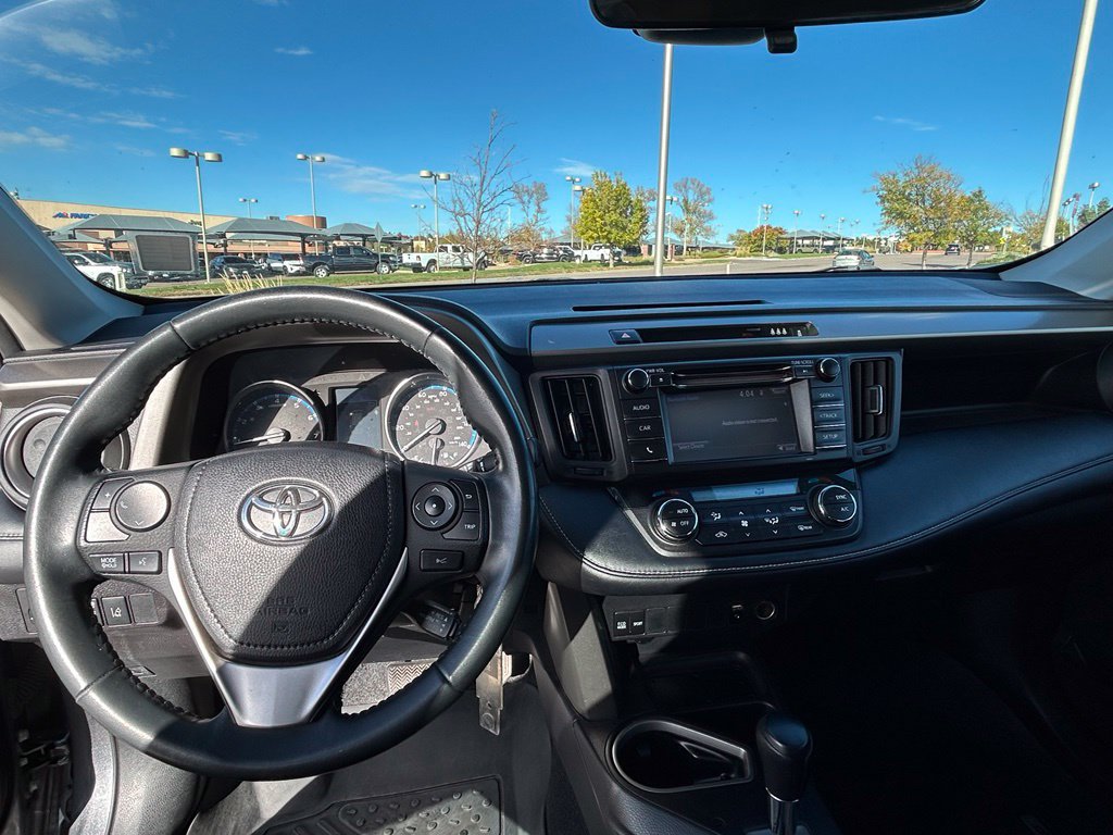 Used 2018 Toyota RAV4 XLE AWD/4WD image 12