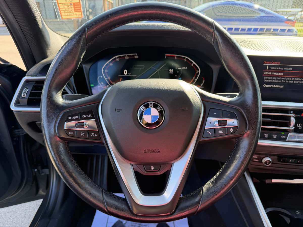 Used 2019 BMW 330i xDrive Sedan AWD/4WD image 14