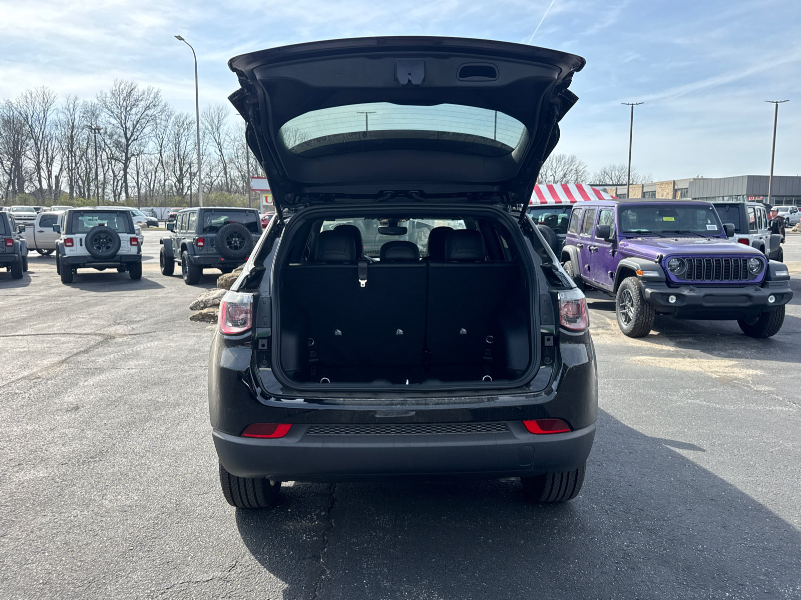 New 2026 Jeep Compass Latitude AWD/4WD image 18