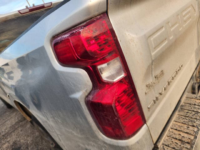 Used 2021 Chevrolet Silverado 1500 LT w/ Z71 Off-Road Package AWD/4WD image 9