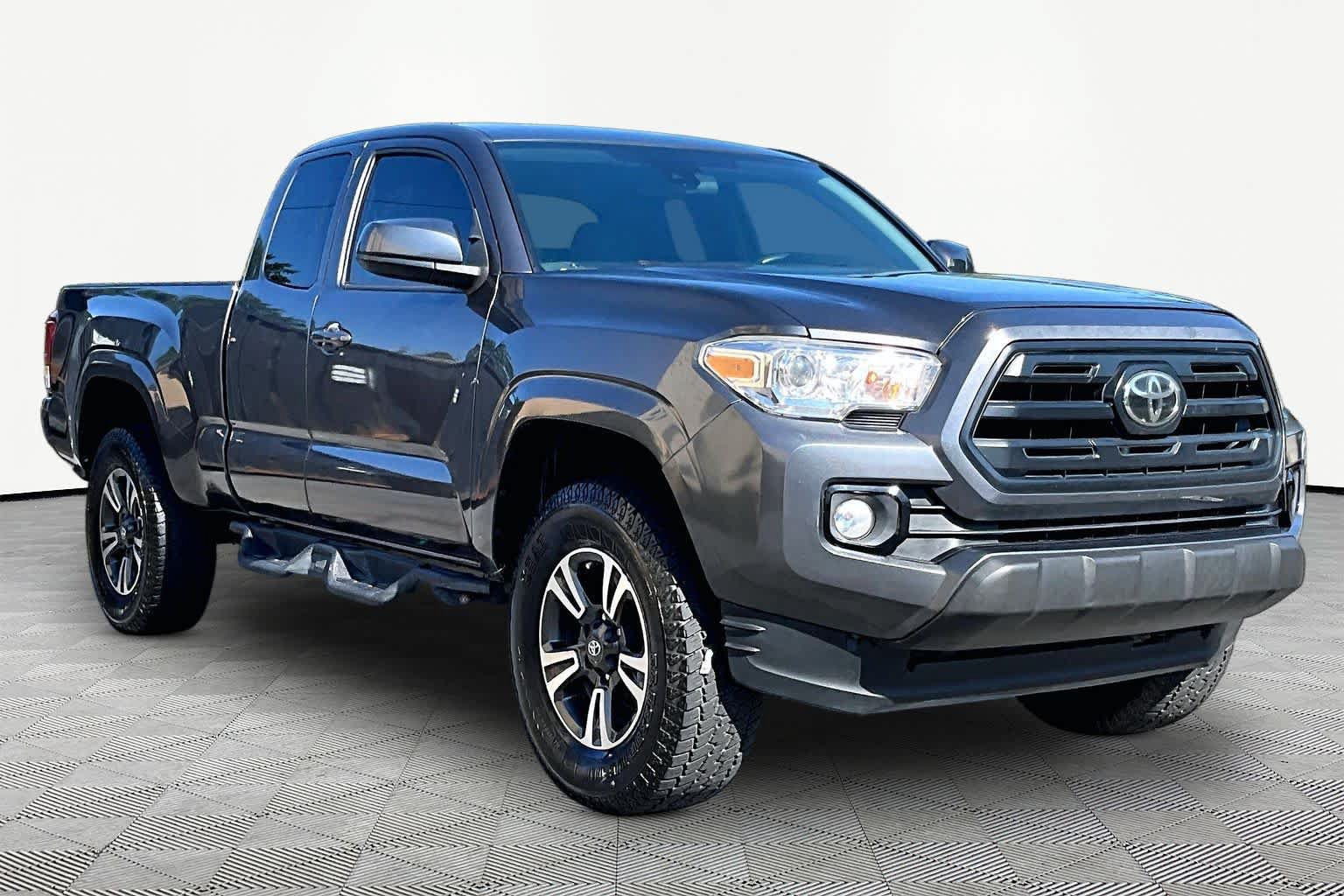 Used 2019 Toyota Tacoma SR w/ SR Convenience Package AWD/4WD image 3