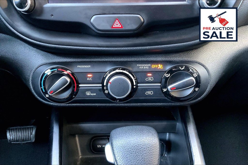 Used 2025 Kia Soul LX w/ LX Technology Package FWD image 31