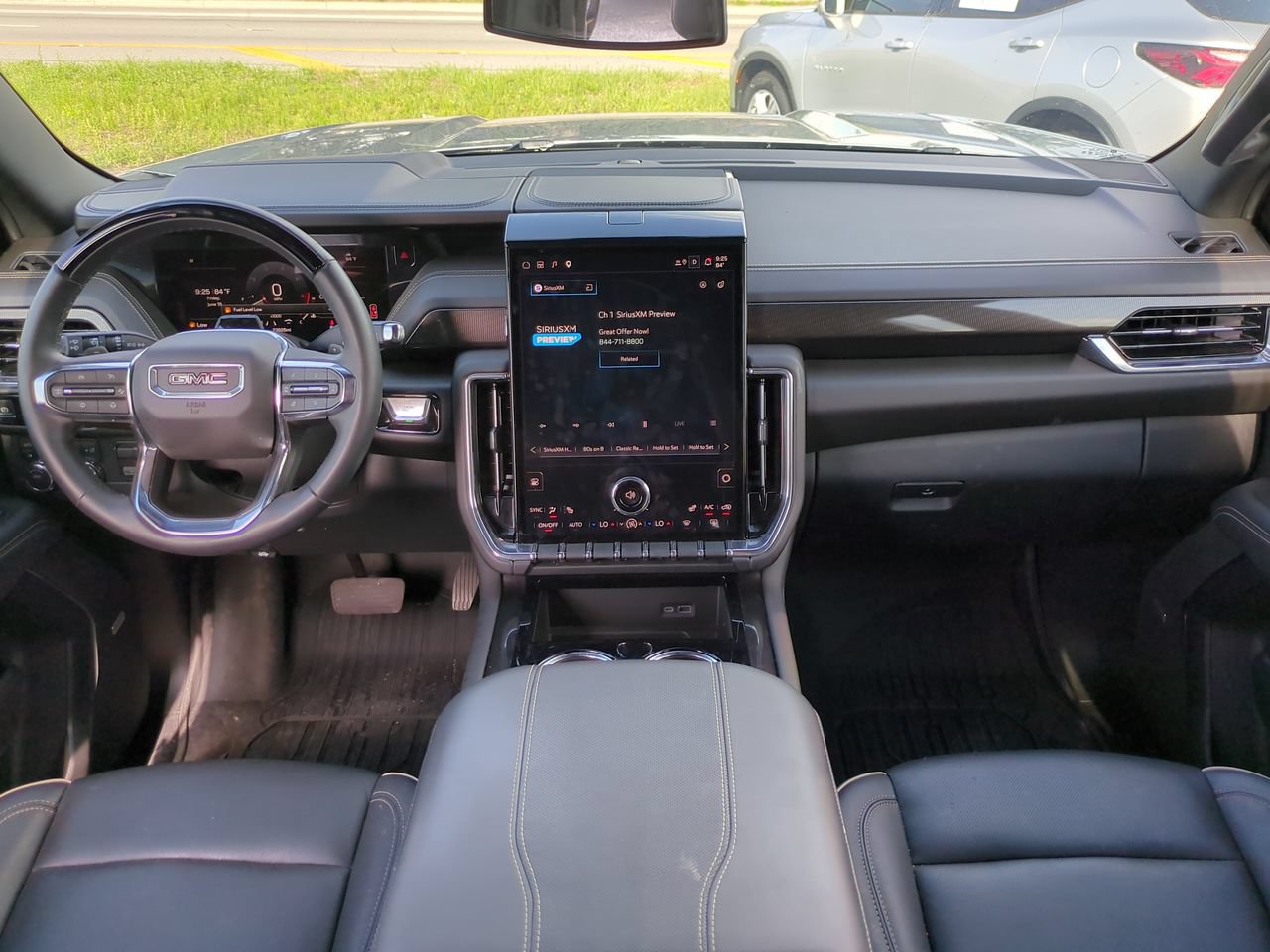 Used 2025 GMC Yukon Elevation AWD/4WD image 16