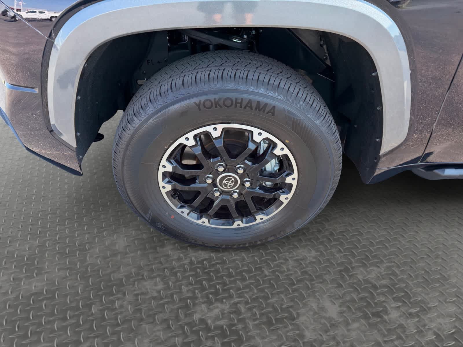 Used 2026 Toyota Tundra Limited AWD/4WD image 9