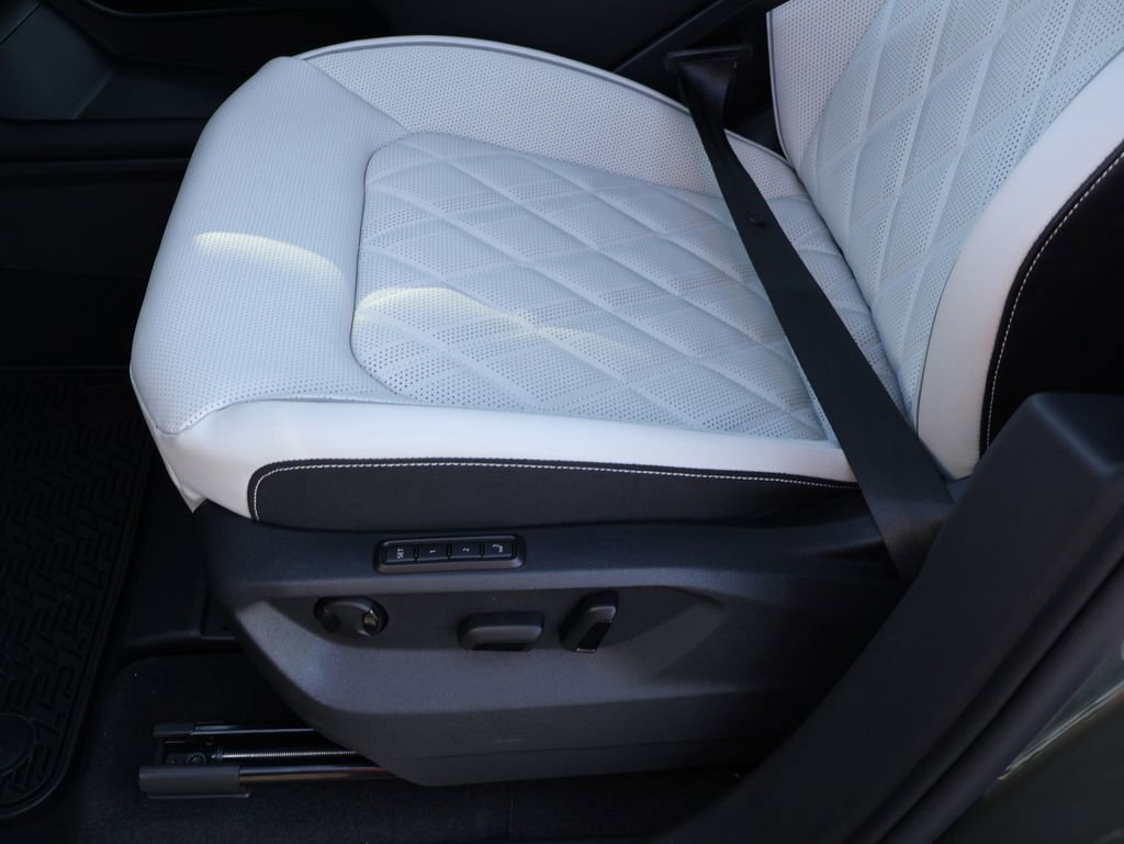 New 2026 Volkswagen Atlas Cross Sport SEL Premium R-Line image 40