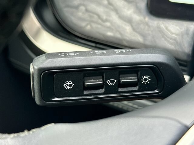 Used 2022 Rivian R1T Adventure AWD/4WD image 30