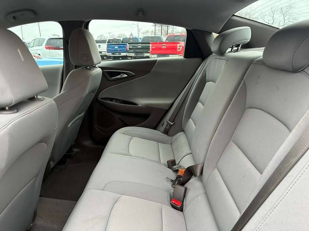 Used 2023 Chevrolet Malibu LS FWD image 13
