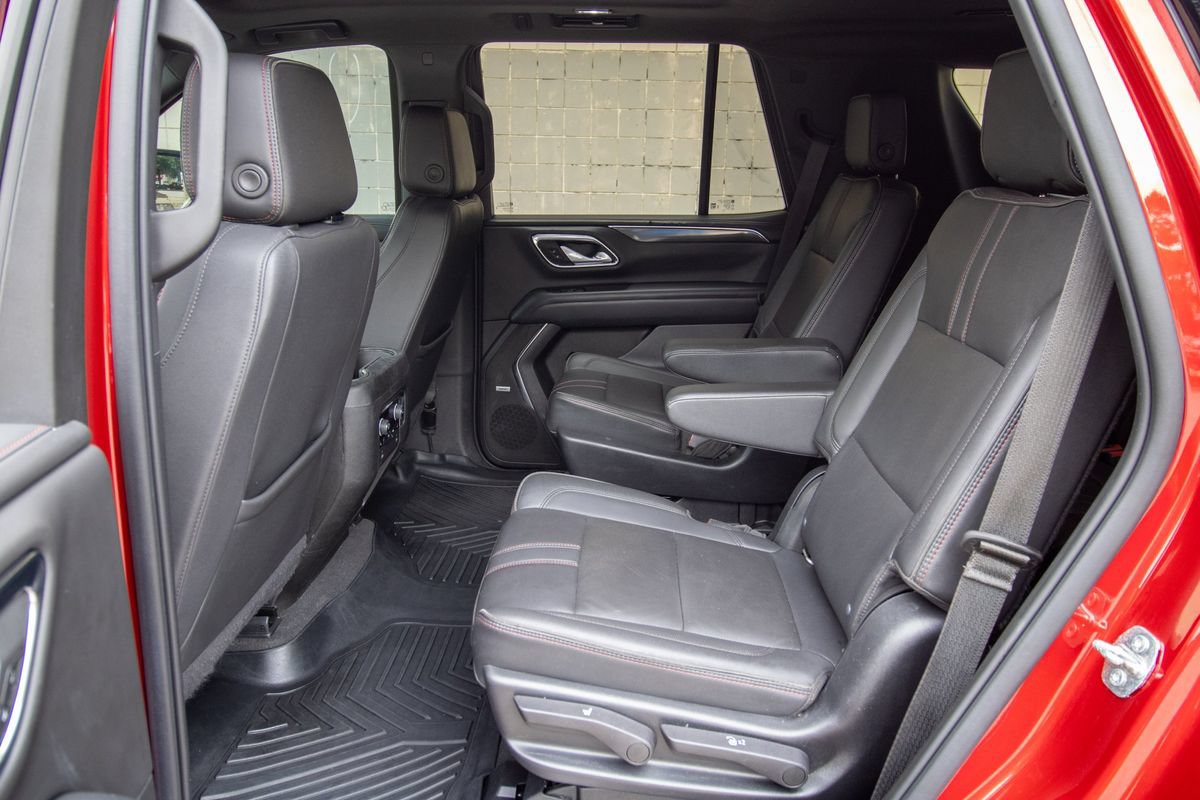 Used 2022 Chevrolet Tahoe RST w/ Luxury Package AWD/4WD image 17