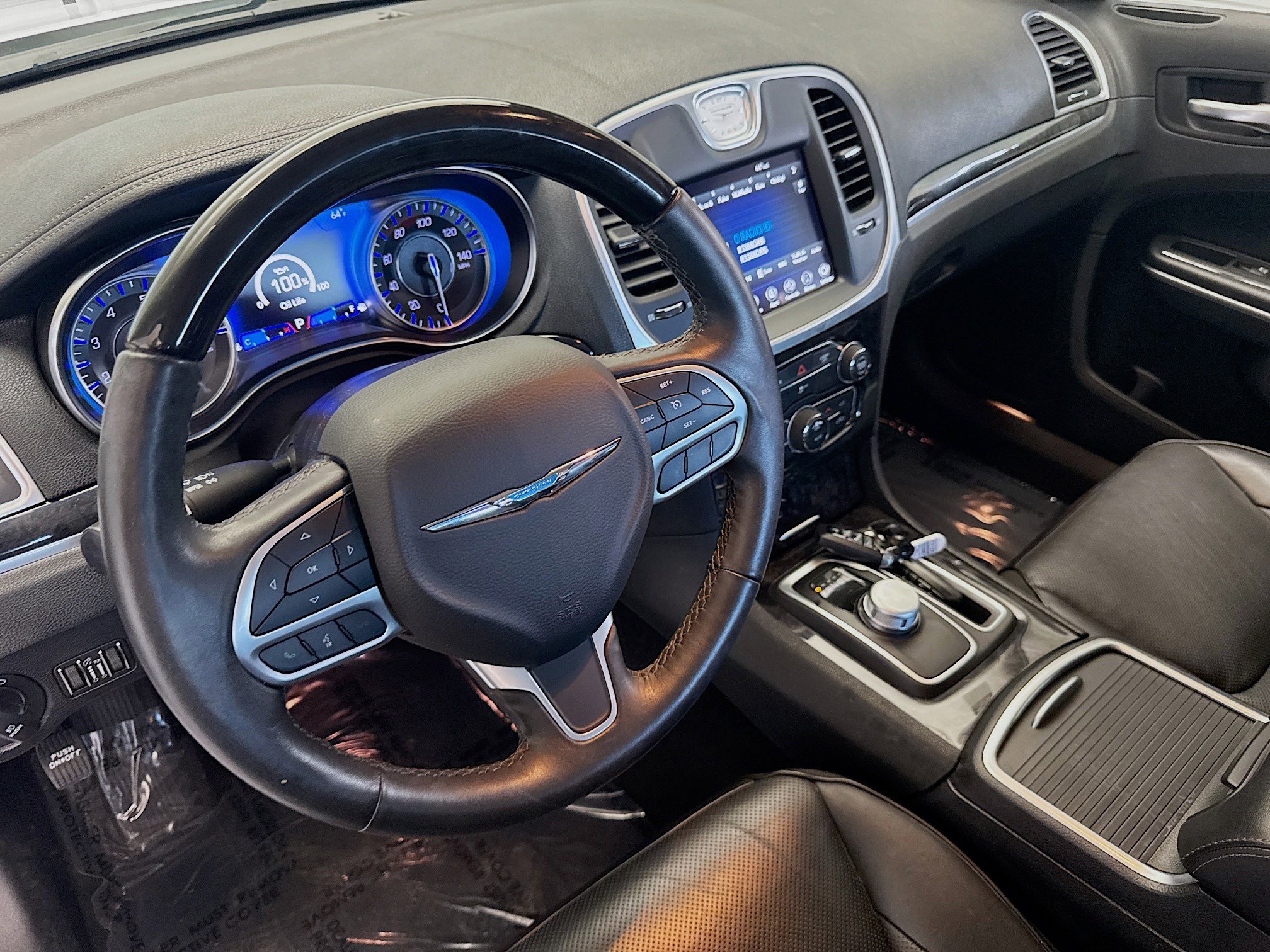 Used 2019 Chrysler 300 Limited image 7