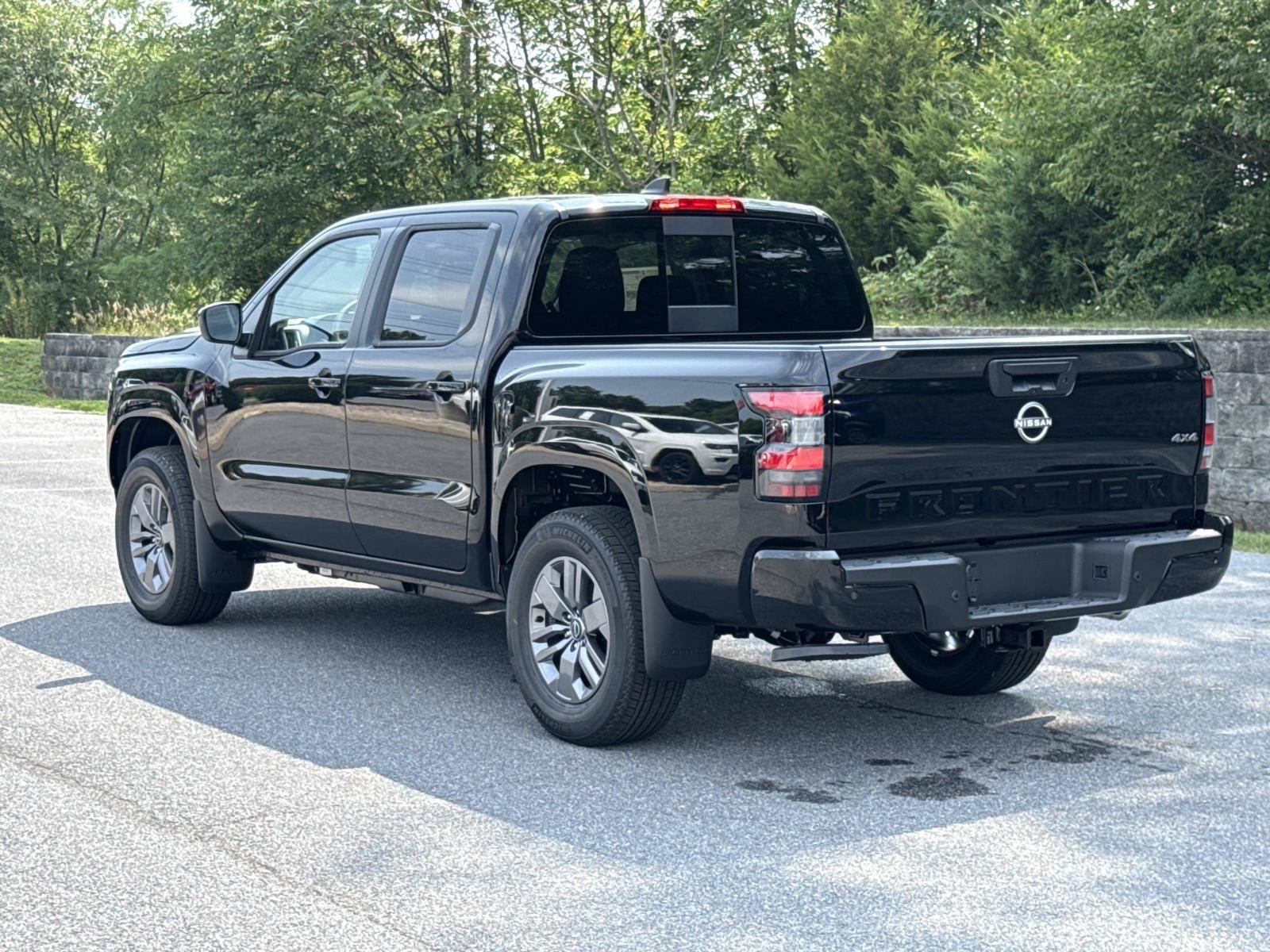 New 2026 Nissan Frontier SV w/ All-Weather Content Package AWD/4WD image 4