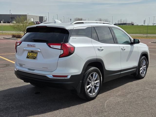 Used 2022 GMC Terrain SLT w/ Tech Package AWD/4WD image 3