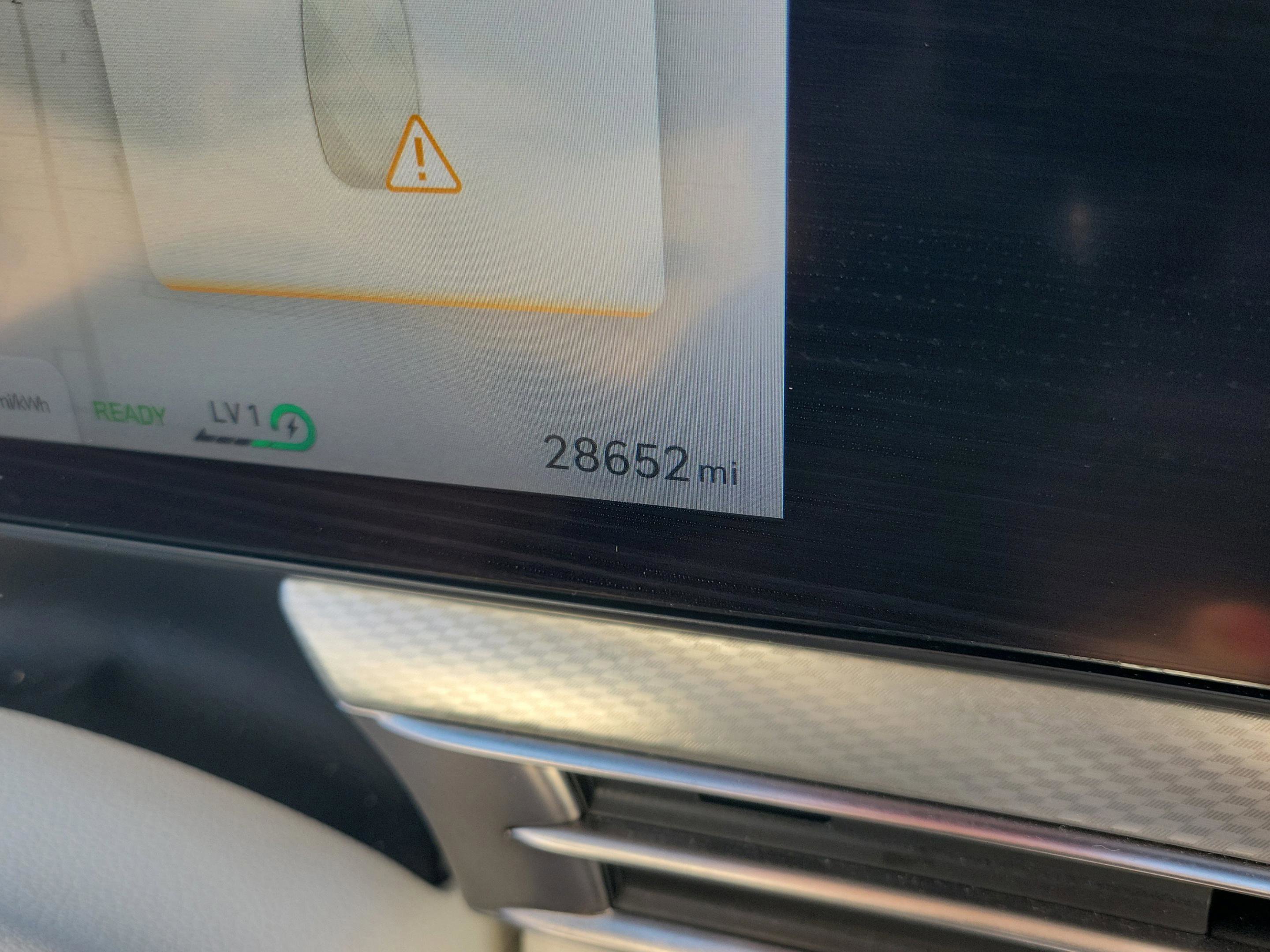 Used 2024 Genesis GV60 RWD image 28