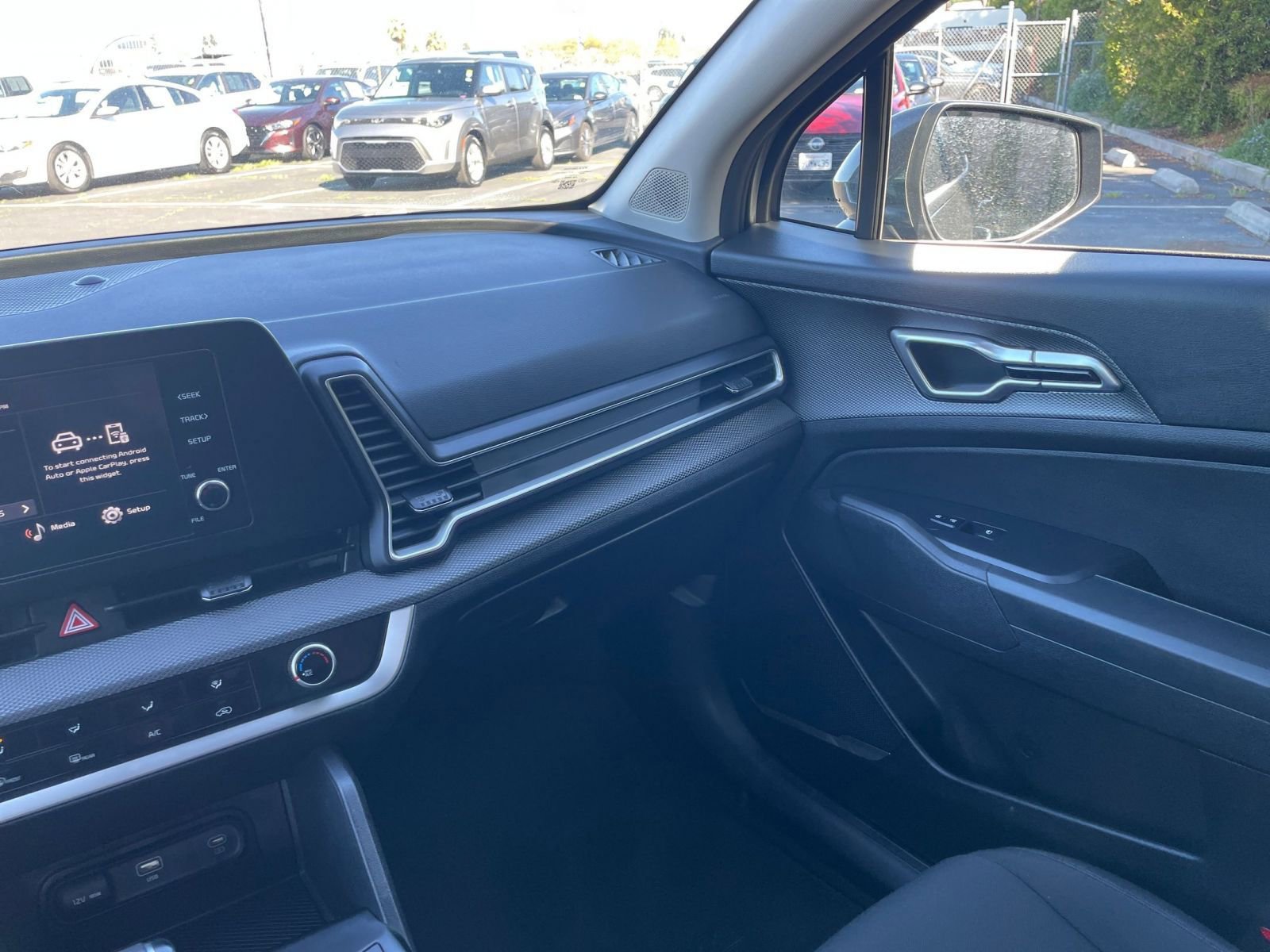 Used 2025 Kia Sportage LX image 33