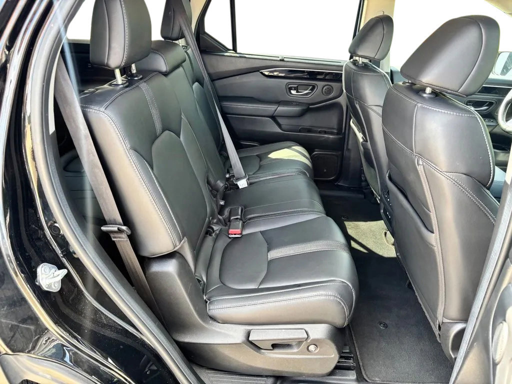 Used 2025 Honda Pilot EX-L image 27